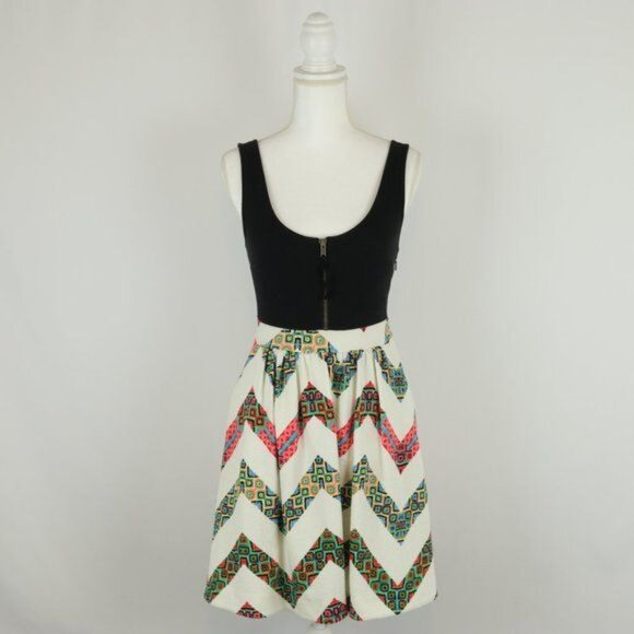 Anthropologie Maeve Amapola Women's Size 2 Black Chevron Striped Mini Dress - Picture 2 of 12